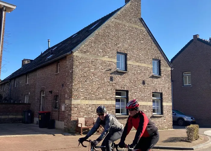 Huize Bronsgroen - Vakantiehuis Voor 2-6 Pers In Limburgse Heuvelland