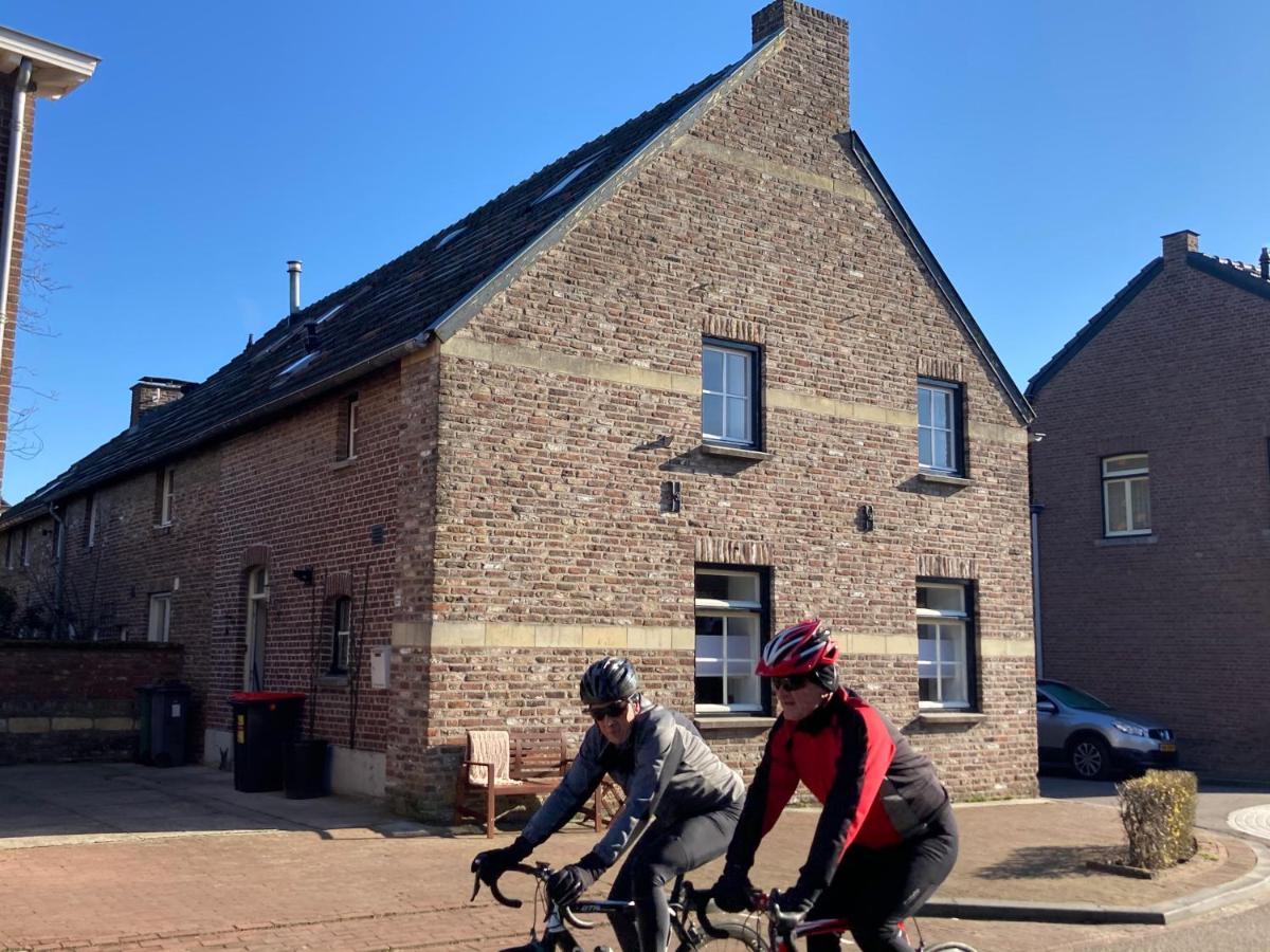 Huize Bronsgroen - Voor 2-6 Pers In Limburgse Heuvelland